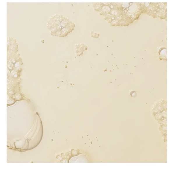 Milk Makeup Hydro Ungrip Makeupup Remover + Cleansing Water - Picture 3 of 10